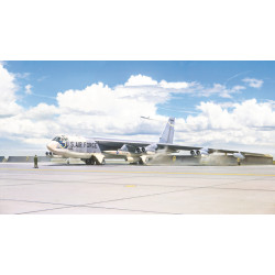 MODELO 1:72 B-52G Early with HOUND DOG MODELO 1:72 B-52G Early with HOUND DOG